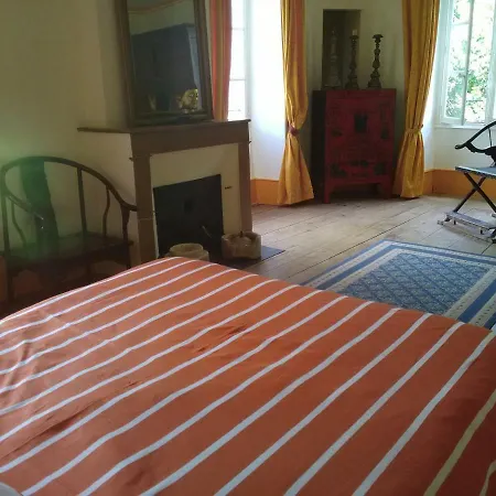 Guest house Maison Forte De Ceyssac *
