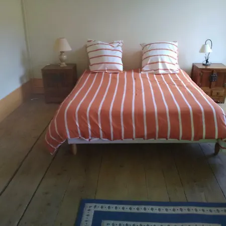 Guest house Maison Forte De Ceyssac Le Puy-en-Velay