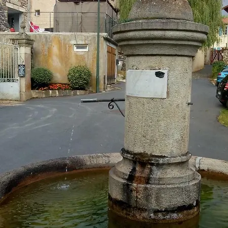 Maison Forte De Ceyssac Guest house Le Puy-en-Velay