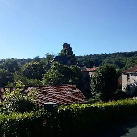 Maison Forte De Ceyssac Guest house